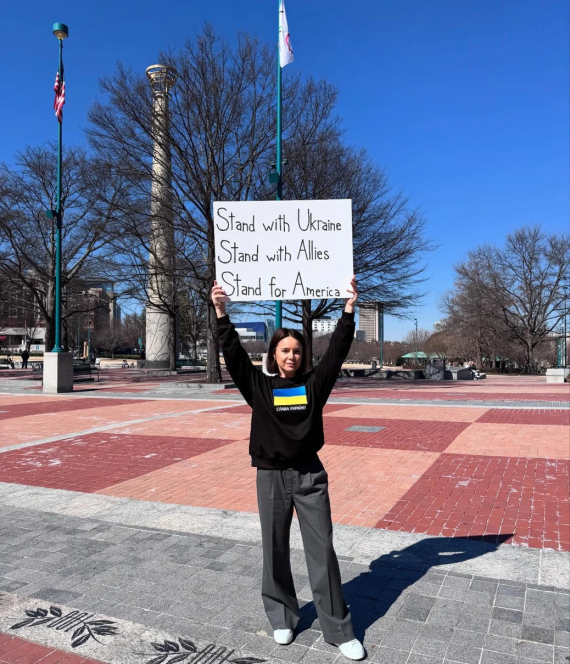 Лилия Подкопаева на митинге в Атланте