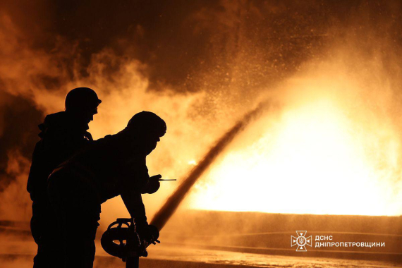 Росія атакувала Черкащину і Дніпропетровщину БПЛА: через пожежі пошкоджена інфраструктура