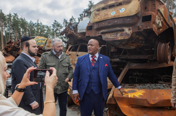 Духовний радник Дональда Трампа приїхав в Україну