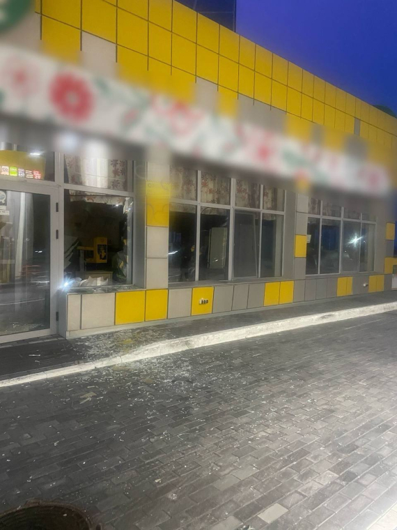 Пошкоджені підприємства, автозаправки і автомобілі: показали наслідки удару на Київщину