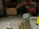 У гаражі у Деснянському районі виявили великий арсенал зброї