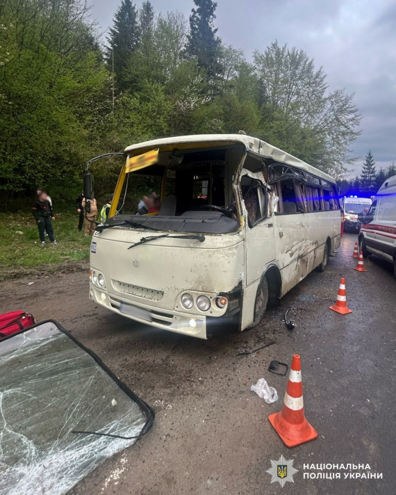 На Львівщині внаслідок ДТП загинула дитина, яка їхала в автобусі