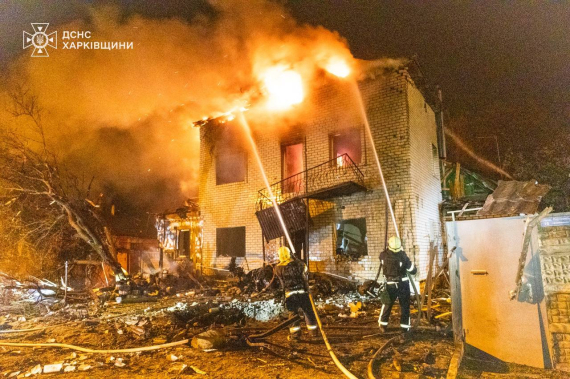 РФ випустила по Україні більше ніж 100 дронів за ніч - Зеленський