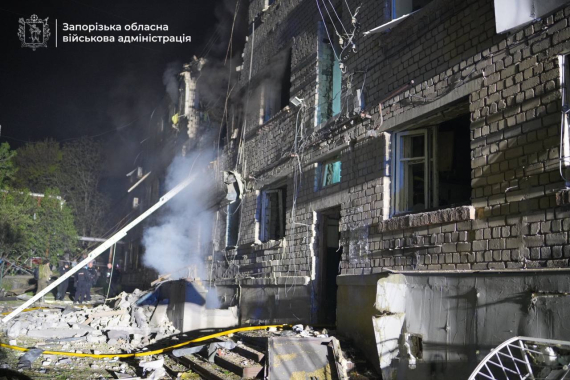Россияне попали в жилой дом