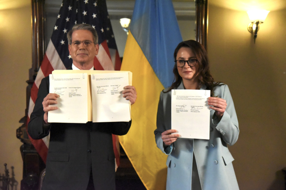 Україна і США підписали договір про корисні копалини