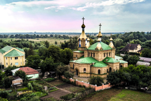 Церкву Воскресіння Христового в Зазим’ї збудовано 1875 року на кошти архієрея Павла Суботовського. У травні 1920-го опинилася в епіцентрі повстання, була підпалена більшовиками після його придушення. Досі на стінах і карнизах церкви помітні сліди від куль і вогню