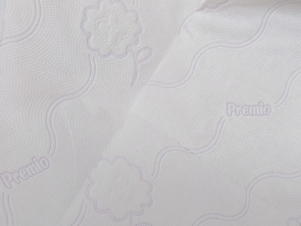 Важко повірити, але цей ніжний аркуш складається з 3-х шарів