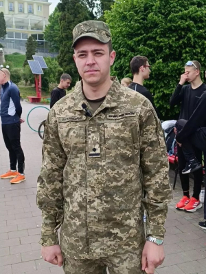 До відкритого тренування до забігу в Тернополі долучився начальник фізичної підготовки і спорту 44 окремої артилерійської бригади Анатолій Лужанський