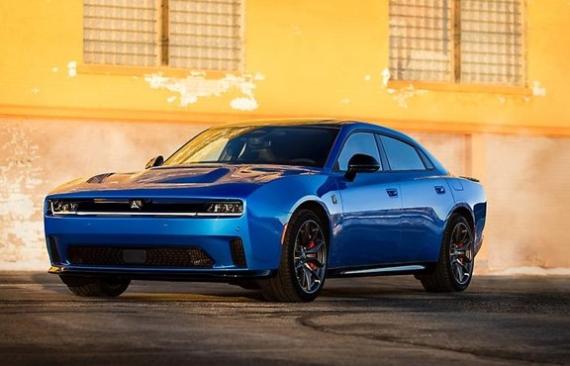 Dodge представила оновлений Charger Daytona 2026
