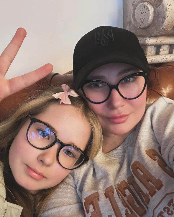 Олена Мозгова з донькою