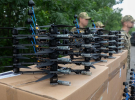 Петро Порошенко разом із західними політиками зустрівся в Одесі з військовими і передав їм партію дронів та техніки