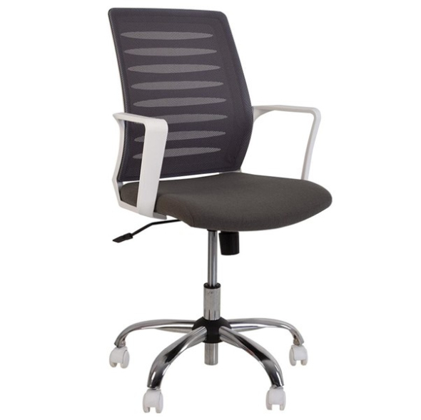 Сітка - актуальний варіант оббивки офісного крісла, адже добре вентилюється й підходить для літньої пори року