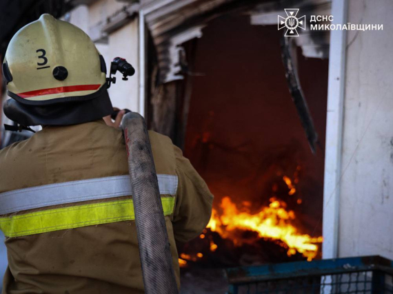 Россия атаковала Николаевскую область: показали страшные последствия обстрела