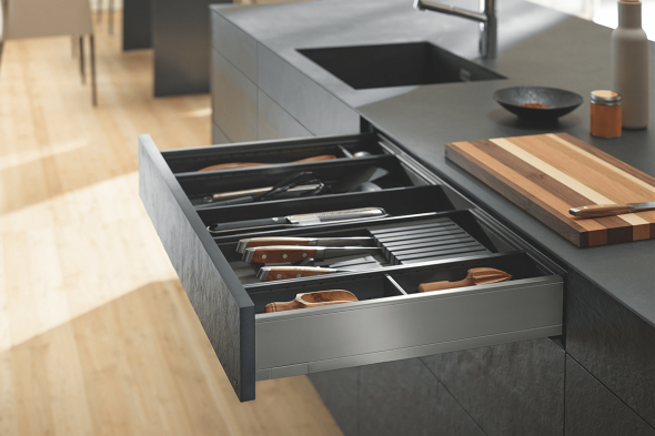 Табуретка.юа пропонує широкий асортимент від різних виробників, що дозволяє порівняти ціни та знайти свій варіант