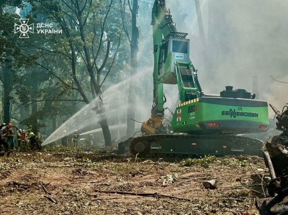 Понад 500 рятувальників ліквідують наслідки атаки на Київ
