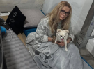 Артистка Ольга Сумська показала наслідки комбінованої атаки на Київ у своєму районі