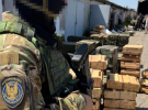 Российские спецслужбы пытались скрыть этот арсенал для своих диверсионных групп