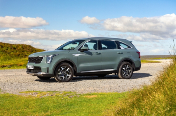 Kia представила обновленный Sorento 2026: новые опции, три двигателя и больше безопасности