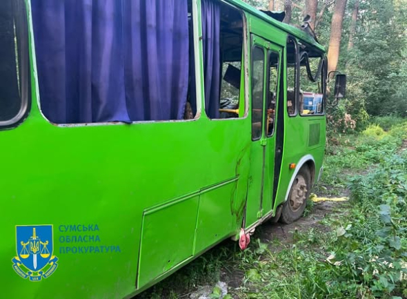 Російський дрон поцілив у цивільний автобус під Іволжанським