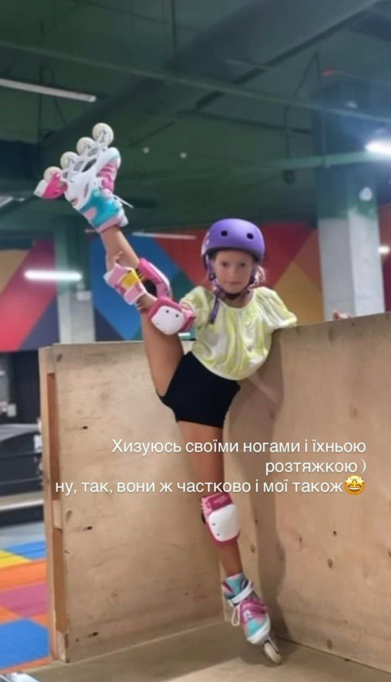 Елена Кравец вместе с двойняшками наслаждалась теплыми моментами лета в Карпатах