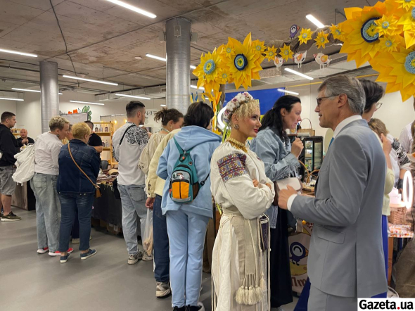 Незалежний маркет зібрав не лише бренди одягу, а й виробників продуктів