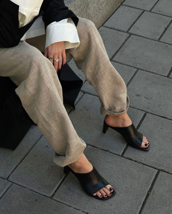 Вирізи, що говорять більше, ніж декор. Туфлі з відкритим носком - баланс між провокацією і шармом