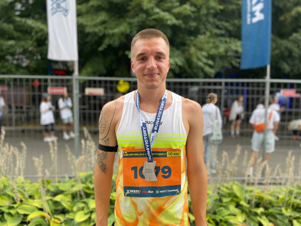 старший лейтенант, спортсмен-інструктор ЗСУ Віталій Цьома переміг на дистанції 10 км