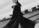 Анна Саліванчук вразила шанувальників естетичною фотосесією на даху, поєднавши сексуальний образ із глибоким філософським меседжем про внутрішню свободу