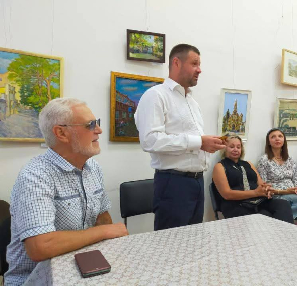 Костянтин Чернявський під час зустрічі з митцями Одеської організації НСХУ