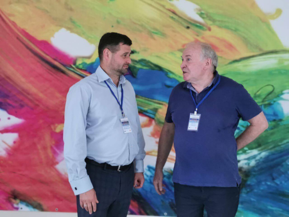 Костянтин Чернявський і голова Харківської організації НСХУ, народний художник України Віктор Ковтун