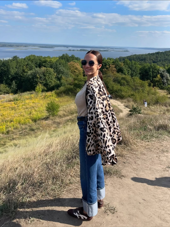 Кристина Горняк намекнула на новые отношения, поделившись эмоциональными сообщениями и фото с мужем, лицо которого осталось за кадром