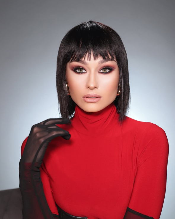 Жінка не боїться експериментувати із зовнішністю для ролей у кіно