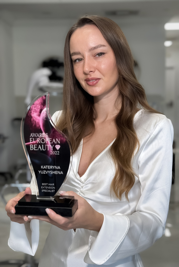 Екатерина Юзвишена - победительница престижной премии European Beauty Awards в категории Best Hair Extension Specialist, мастер по наращиванию волос, эксперт жюри международных конкурсов красоты