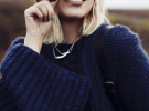 Цієї осені шапки - від об’ємних в’язаних до балаклав і кашкеток - стали ключовим елементом стильних багатошарових образів для жінок і чоловіків