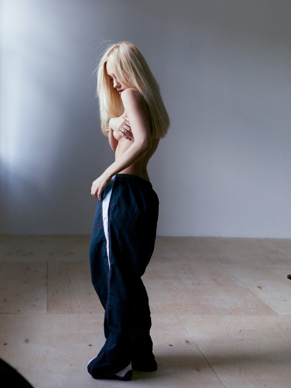 Даша Квіткова опублікувала топлес-фото, доповнене спортивним образом і мотиваційним підписом