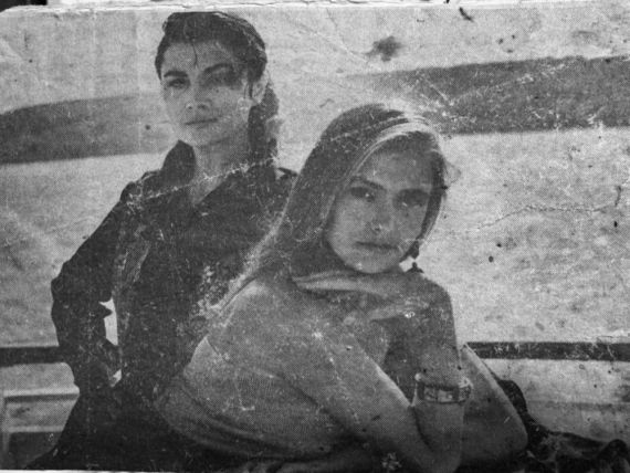 Ольга Сумьска з сестрою Наталією на архівному фото