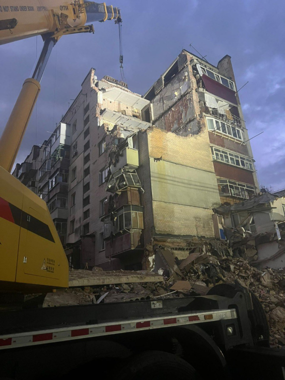 На місці трагедії для постраждалих розгорнули намети