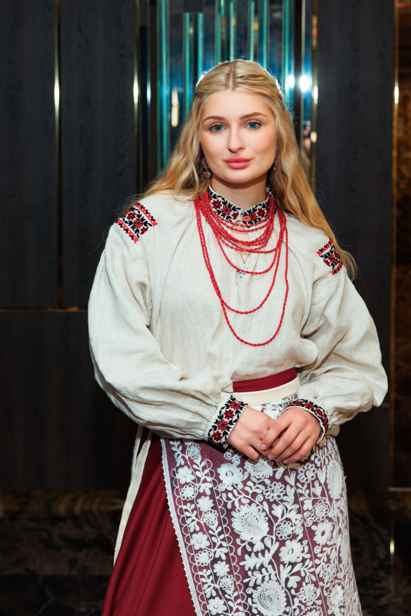 Віточка каже, що перша зустріч з Холостяком була приємною, він їй імпонував як актор, тому хотіла дізнатися про нього більше