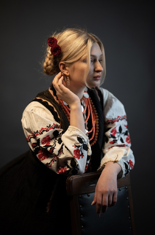 Виточке 26 лет. В настоящее время она изучает этнологию в университете им. Тараса Шевченко