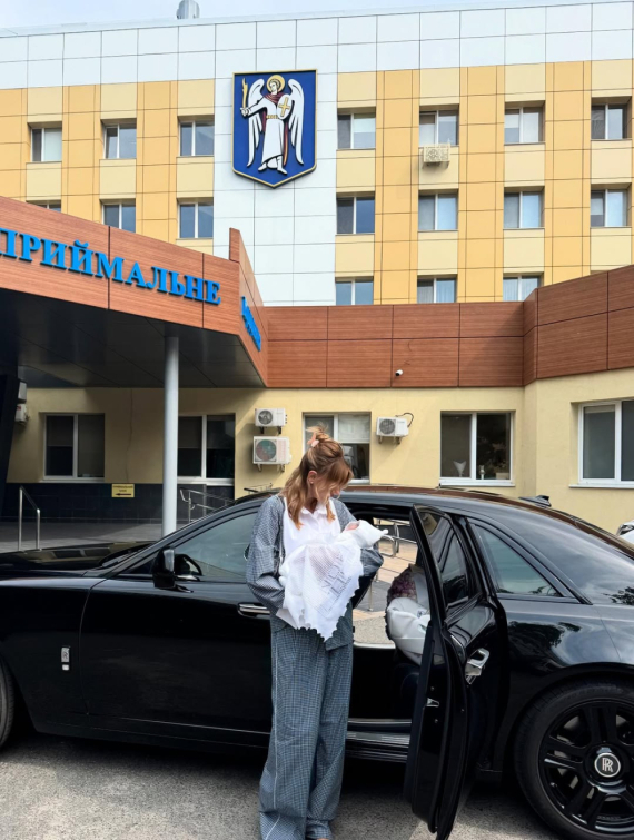 Леся Никитюк впервые рассказала, что во время родов ее жених Дмитрий Бабчук стоял под дверью и все слышал