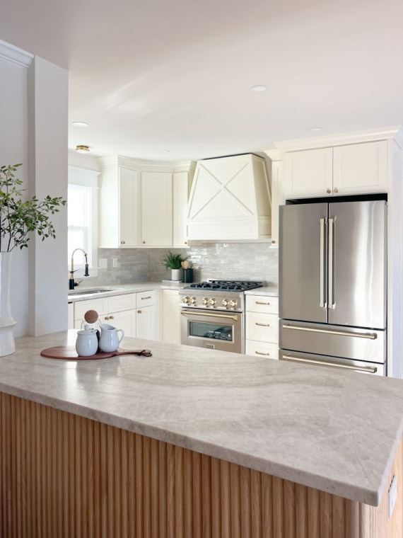 Островок на кухне: как обустроить функциональное пространство, где больше всего проводим времени