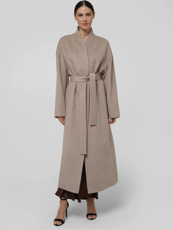 Андре Тан назвав актуальні фасони пальт цієї осені - від кейпів і пончо до оверсайз-моделей і анімалістичних принтів