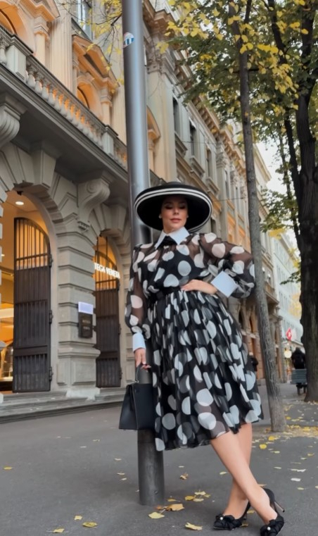 Іванна Онуфрійчук вразила елегантним образом під час прогулянки містом