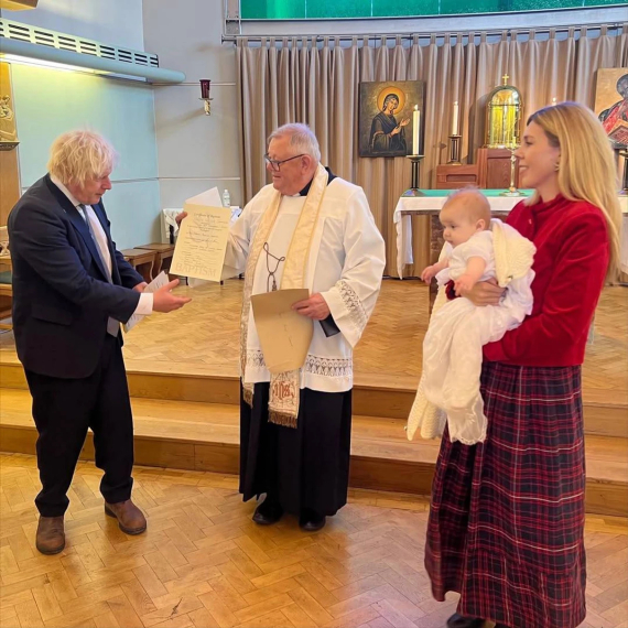 Борис Джонсон с женой окрестили младшую дочь