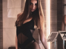 Ліза Коваленко влаштувала сексуальну фотосесію у ванній кімнаті