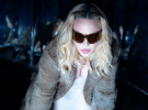 Мадонна устроила соблазнительную фотосессию среди зеркал