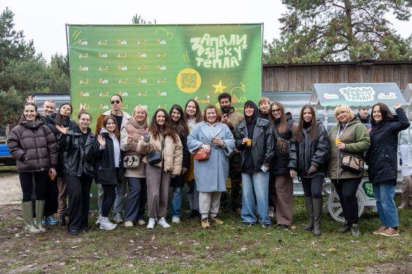 Стартовала благотворительная кампания от сети магазинов EVA и фонда Happy Paw "Зажги звезду тепла"