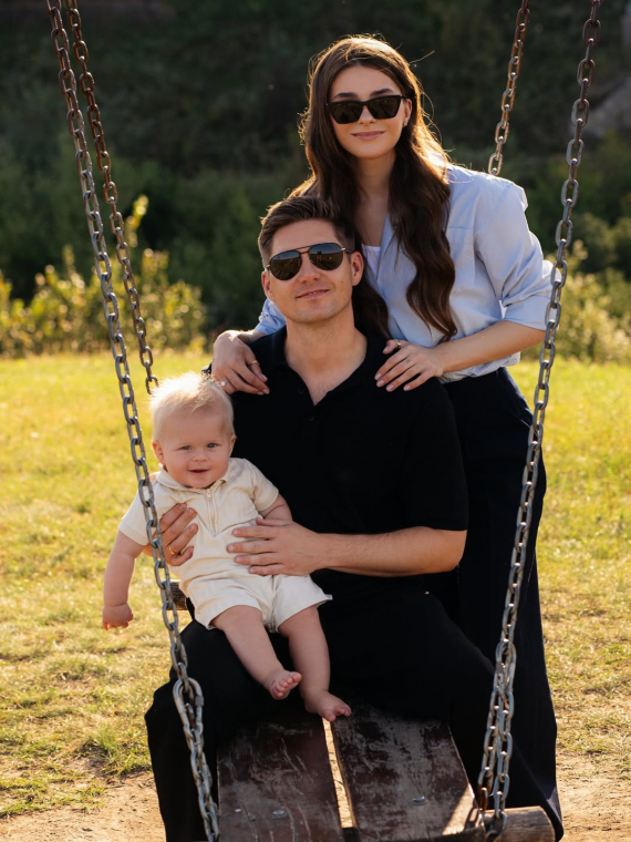 Екатерина Остапчук рассказала, что они с Владимиром планируют венчание весной и уже обновили обручальные кольца с бриллиантами