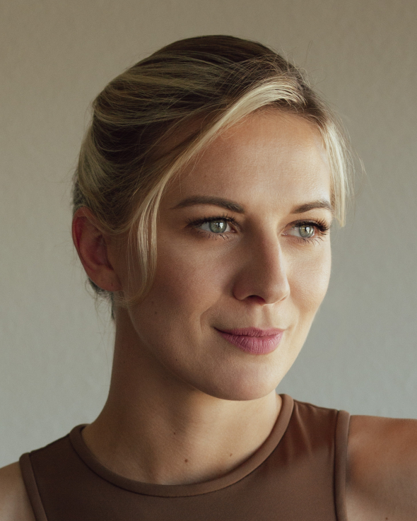 Марія Демиденко - українська акторка і кастинг-директорка з більш ніж десятирічним досвідом у кіно, телебаченні та міжнародних проєктах 