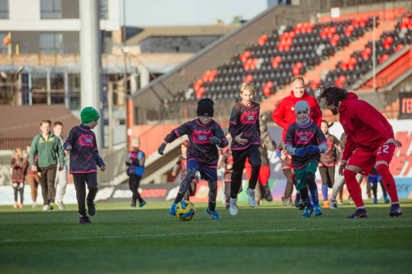 В Ровно состоялся благотворительный футбольный матч